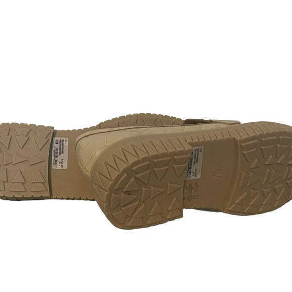 Schutz Viola Crocodile Embossed Leather Shoe - Picture 5 of 7